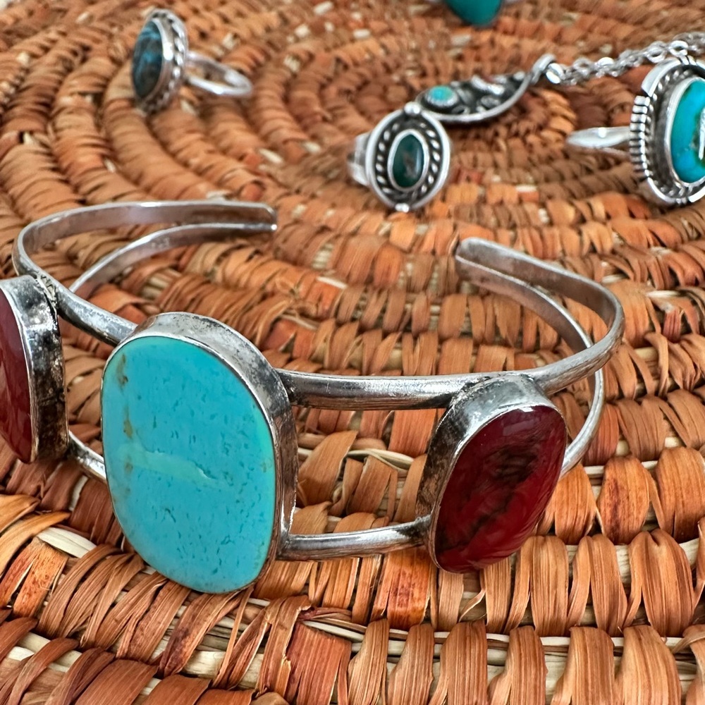 Native Bracelet with 3 Stones of Turquoise and Red Coral Sterling Silver Cuff - Picture 3 of 11